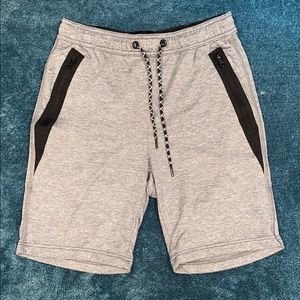 Men’s gray gym shorts